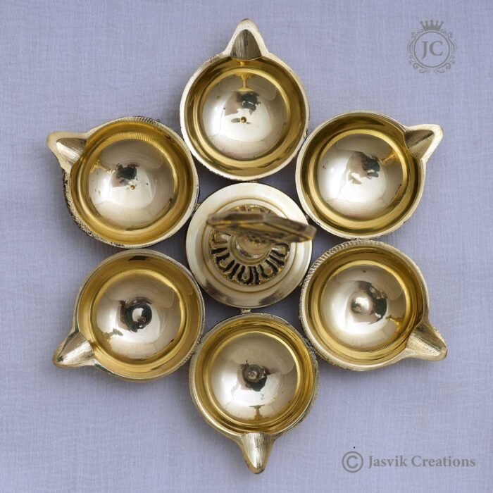 15 AruMuga Vel Heavy Brass Villakku JCVU015999 (2)