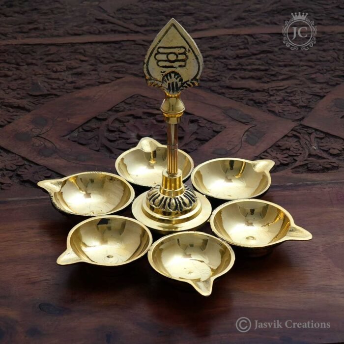 15 AruMuga Vel Heavy Brass Villakku JCVU015999 (5)