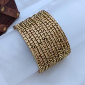 Golden Kundan Glass Bangles - JCBN065