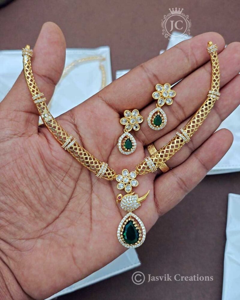 Antique-Parrot-Necklace-Green-colour - JCNL158 - Image 2