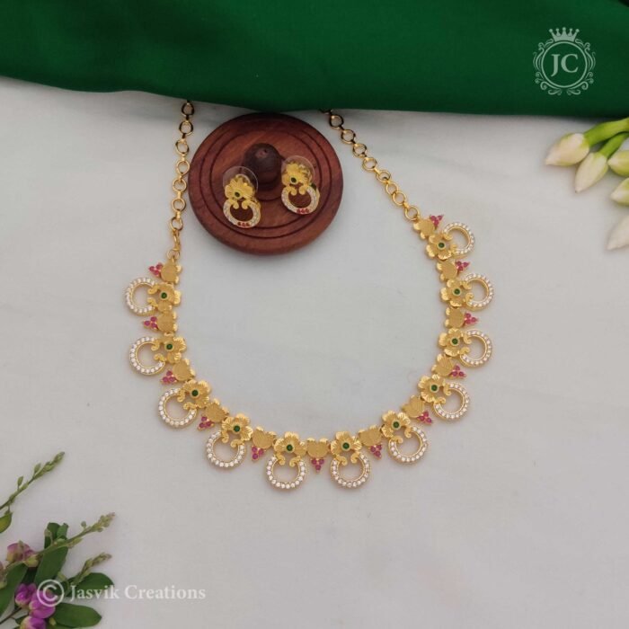 2-Forming-Necklace---899