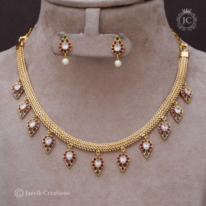 237 Traditional-Kemp-Drop-NEcklace-JCNL237--650-(2)