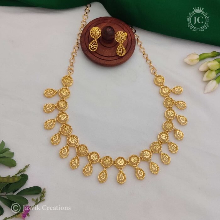 7-Forming-Necklace---999