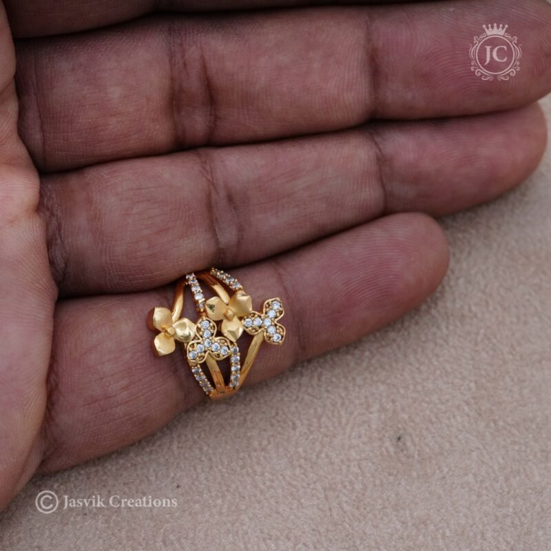 Forming-Diamond-Look-Flower-Finger-Ring - JCFR049 - Image 2