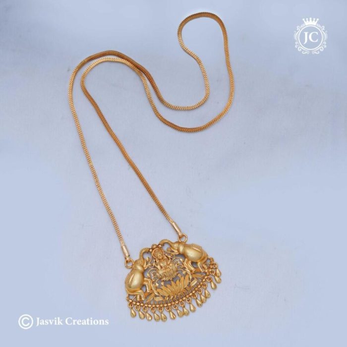 442-Forming-Lakshmi-dollar-Chain---JCCH442---24-699-30-799-(6)
