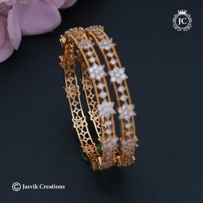 308 Gold-Finsh-Sytar-Diamond-look-Bangle---JCBN308 - 550-(3)