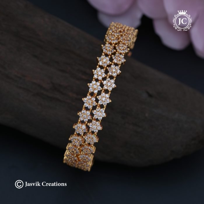 309 Gold-Finsh-Sytar-Diamond-look-Bangle-JCBN309 --550-(5) 309 Gold-Finsh-Sytar-Diamond-look-Bangle-JCBN309 --550-(5)
