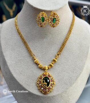 Premium-Matte-Finish-Emerald-Necklace - JCNL753