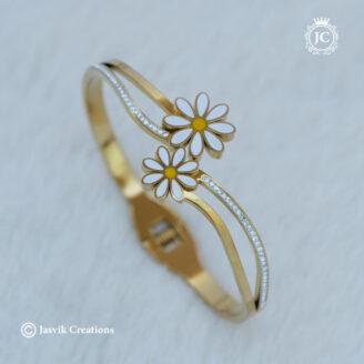 Anti-Tarnish Trendy Flower Bracelet - JCBT157