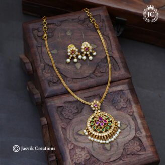 Matte Gold Plated CZ & Pearl Floral Pendant Necklace - JCNL907