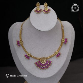 Elegant Antique Gold & Ruby Floral Cluster Necklace - JCNL919