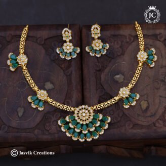 Premium Kante-Style Emerald Green Floral Necklace - JCNL142