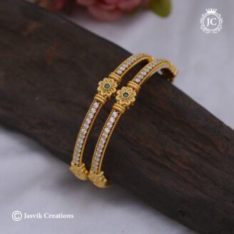 Premium Floral Pattern CZ Gold-Plated Bangle - JCBN194
