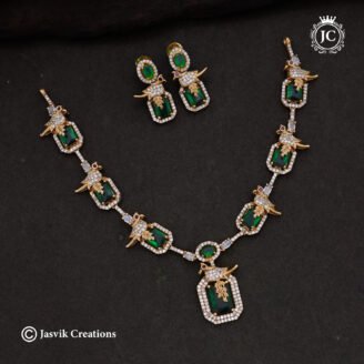 Premium Emerald Green Parrot Motif Necklace - JCNL811