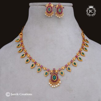 Premium Antique Palakka Style Green Kemp Stone Necklace - JCNL951