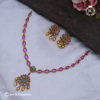 Premium Real Kemp Stone Floral Pendant Short Necklace - JCNL957