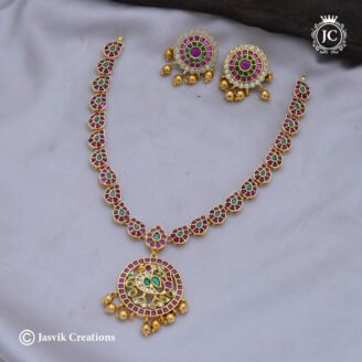 Real Kemp Peacock Circular Pendant Short Necklace - JCNL960
